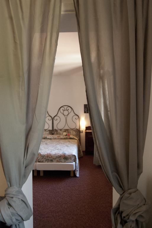 Hotel Mariano Гарняно Стая снимка