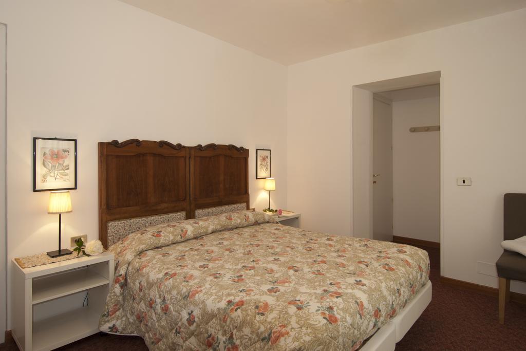 Hotel Mariano Гарняно Стая снимка